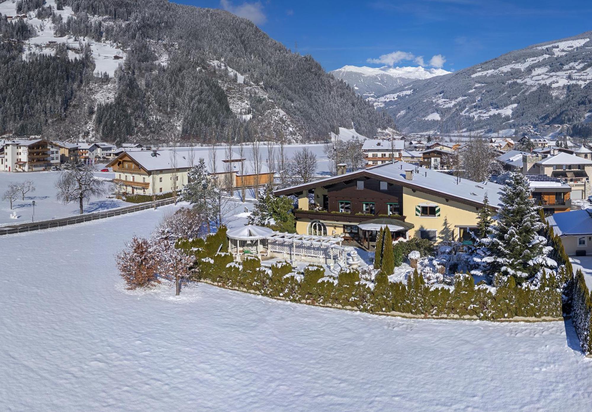 Boutiquehotel Saeumler Zell am Ziller Exterior photo