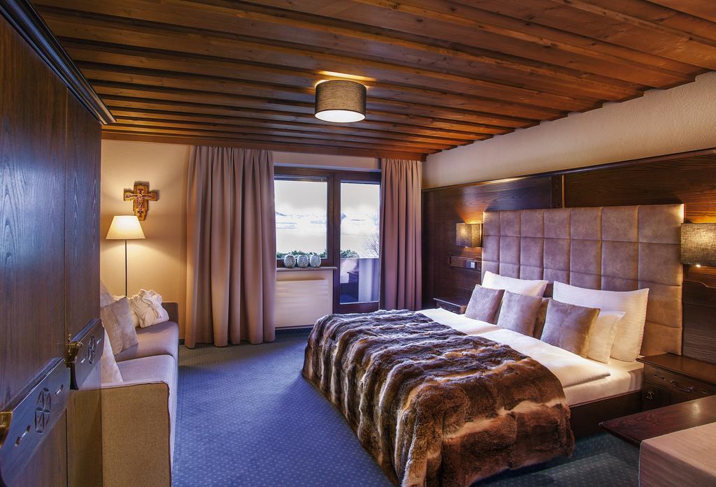 Boutiquehotel Saeumler Zell am Ziller Room photo