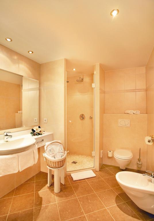 Boutiquehotel Saeumler Zell am Ziller Room photo
